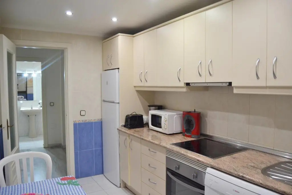 2 BEDROOM 2 BATHROOM APARTMENT in the heart of Fuengirola with big terrace and free parking space close to beach