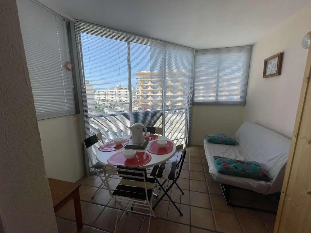Appartement Le Grau-du-Roi, 1 pièce, 4 personnes - FR-1-250-236