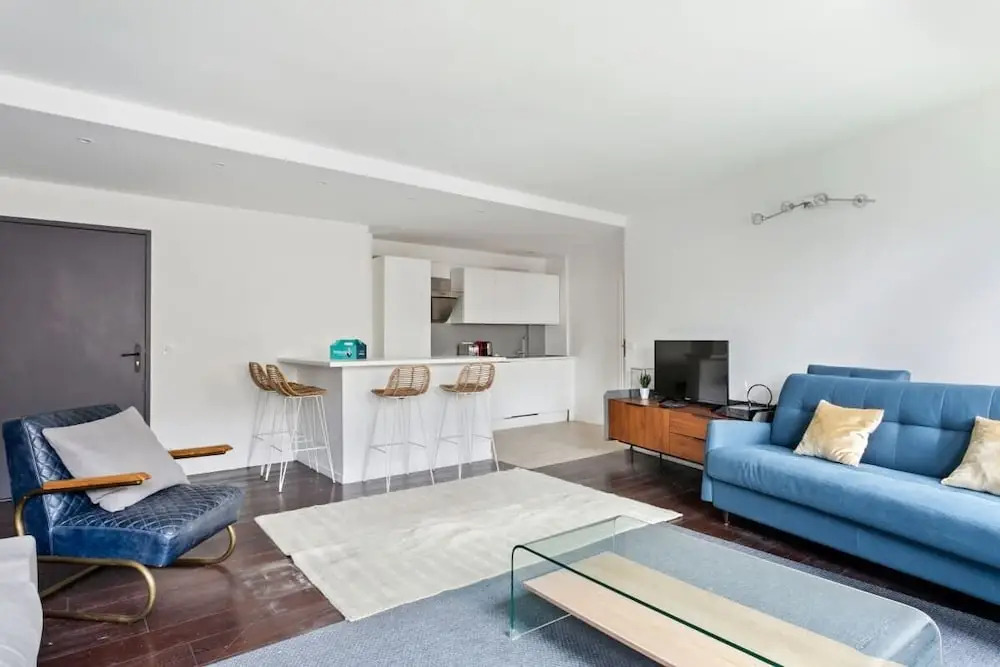 Modern Cosy 1-Bed Apartment Sleeps 6, in Paris
