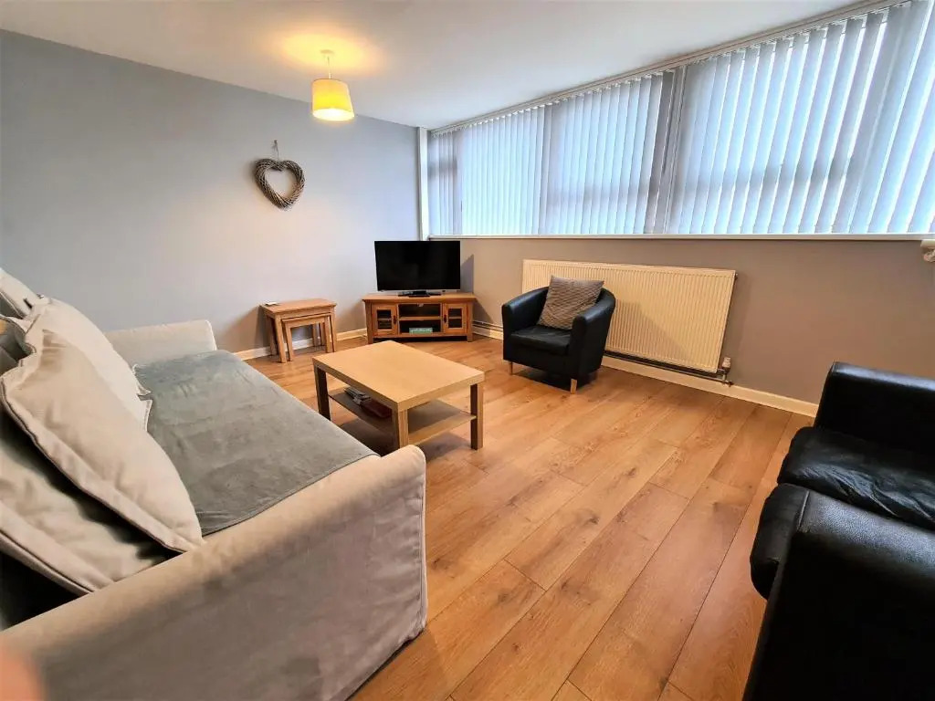 3 Bedroom Apartment Coventry - Hosted by Coventry Accommodation