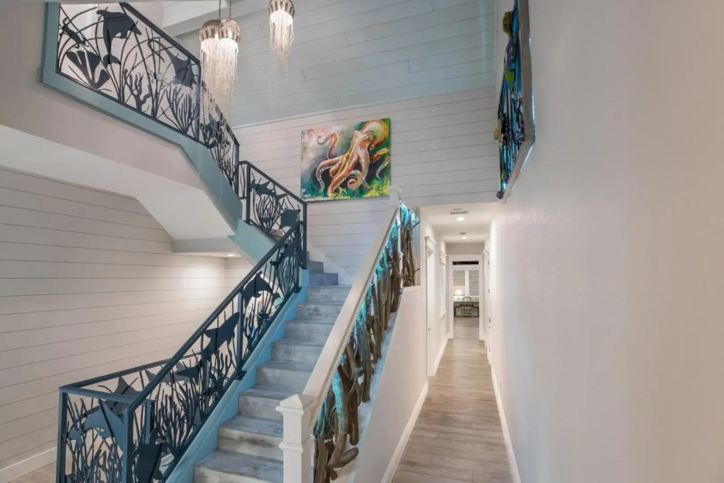 Snook Lookout - 211 Oak Ave