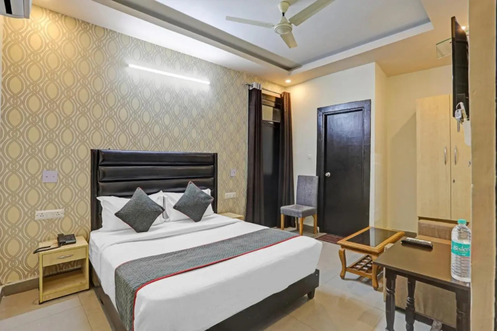 FabHotel The Diamond