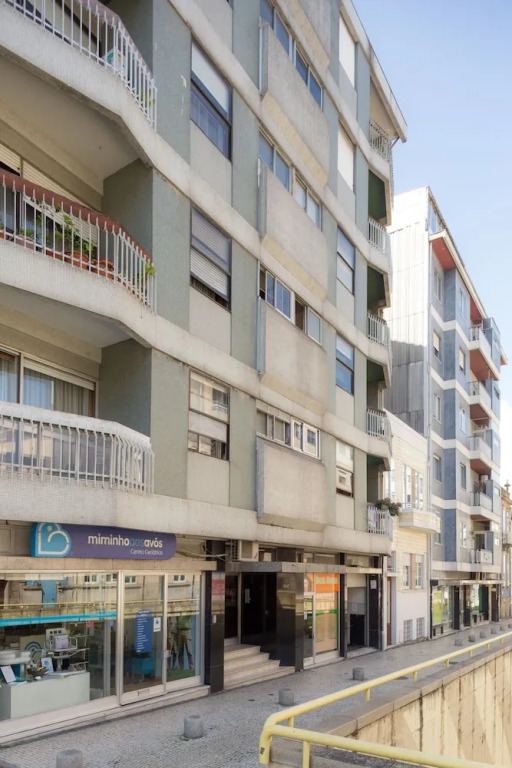 Figueiroa Apartments