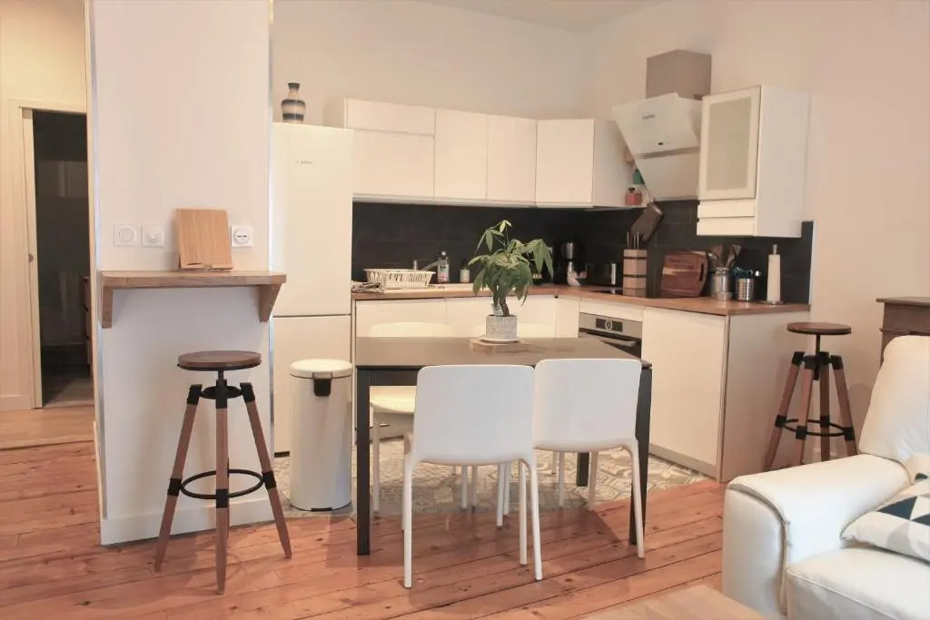 70 rue Thiers Championnet, close SNCF, new & design, 2 bedrooms, 1 office