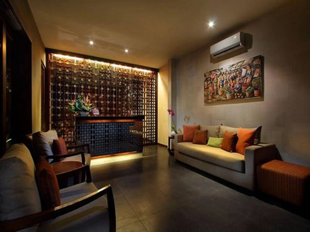 Seminyak Icon - by Karaniya Experience - CHSE certified