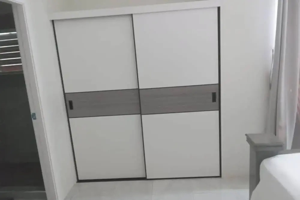 Beach-view 2 Bed Apartment Sleeps 4 - Free Parking