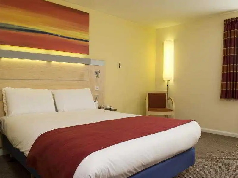 Holiday Inn Express Warwick M4-j15