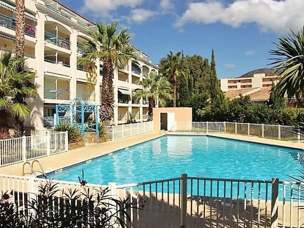 Appartement Le Lavandou, 2 pièces, 4 personnes - FR-1-251-227