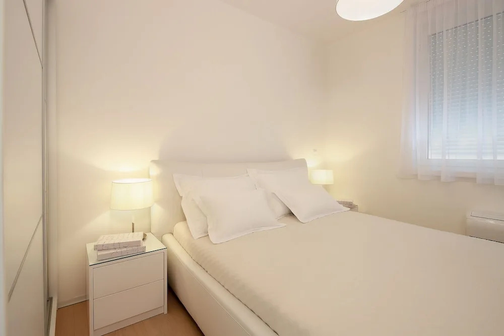Modern apartment near the sea