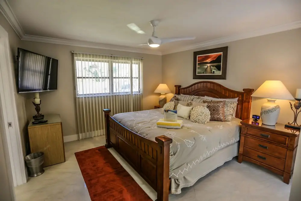 7965 Estero - Paradise Point