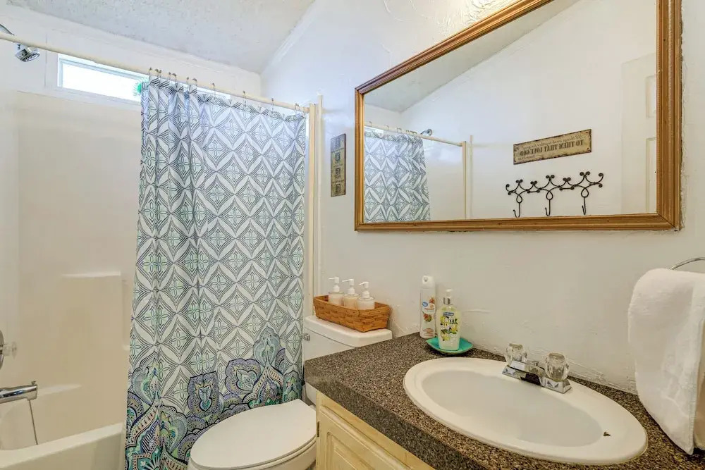 College Station Getaway w/ Hot Tub & Courtyard!
