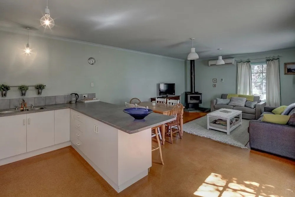 Prue's Cottage - well appointed family getaway