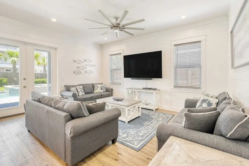 Aquamarine by Avantstay 7BR w/ Pool, Hot Tub, Outdoor Dining, BBQ & Near Beach