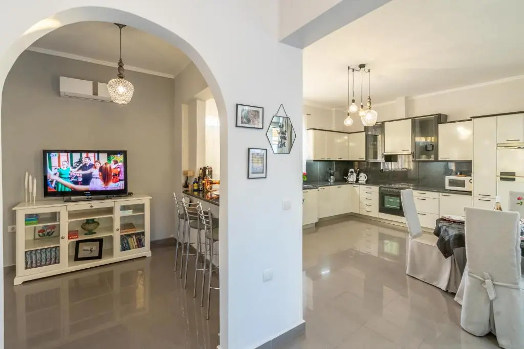 Fontana Luxury Villa Salakos With Pool Near Beach