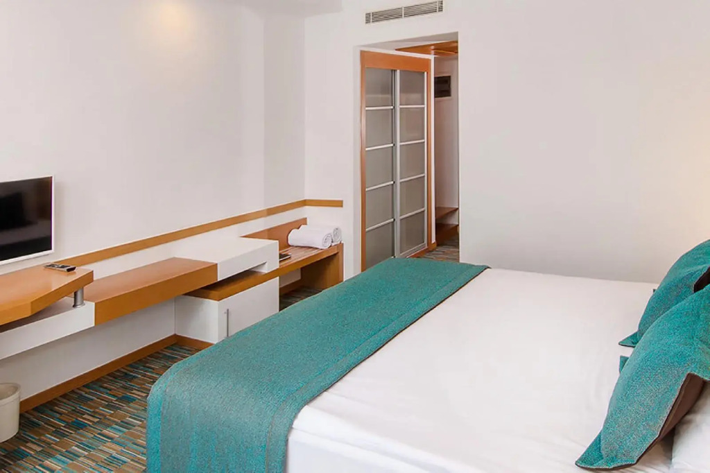 Ladonia Hotels Adakule	