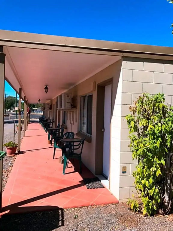 Wagon Wheel Motel
