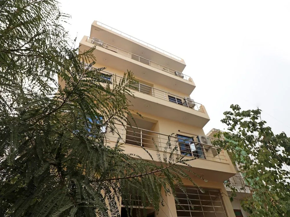 OYO 22917 Cgr Residency