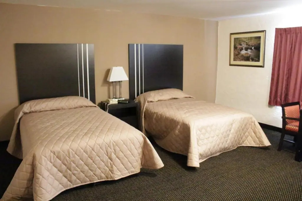 Cozy Crest Motel