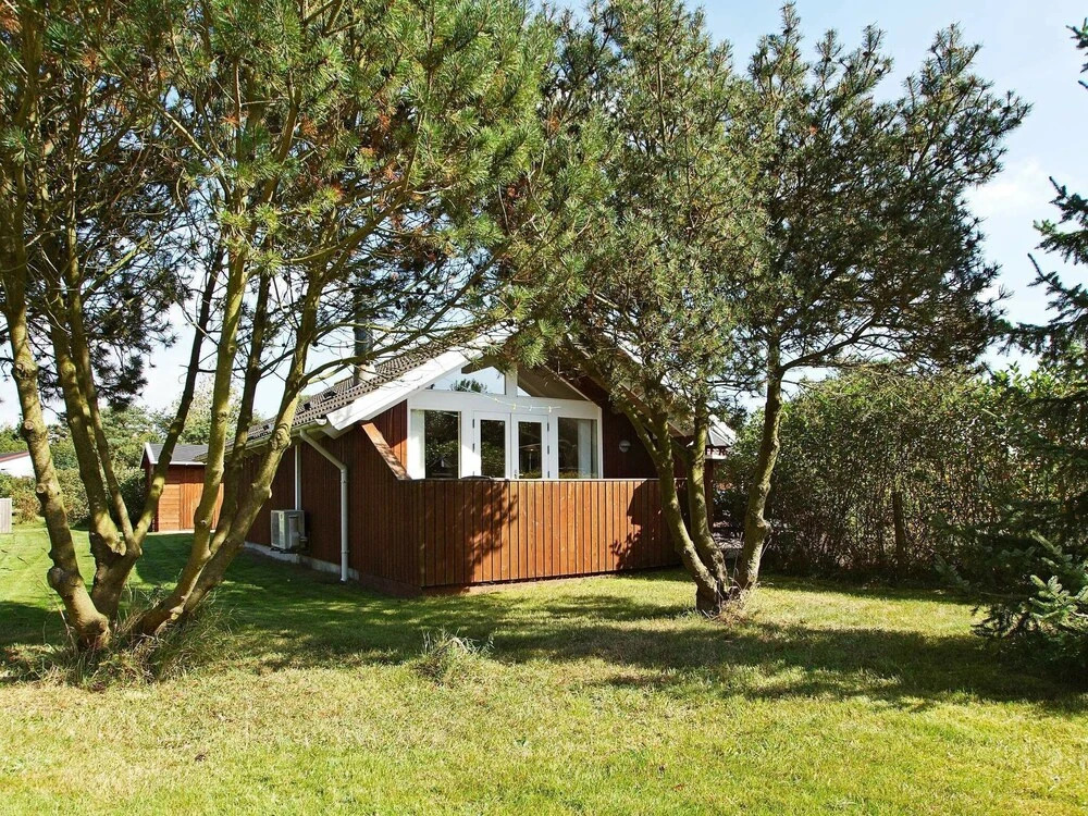 Cosy Holiday Home in Hemmet Near Sea