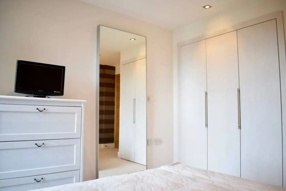 2 Bedroom Penthouse With Balcony and Castle Views
