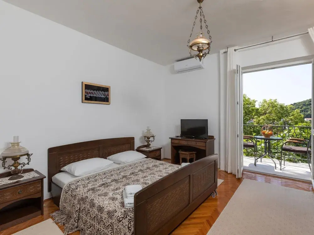 Begovic Guest House - Two-bedroom Suite With Balcony