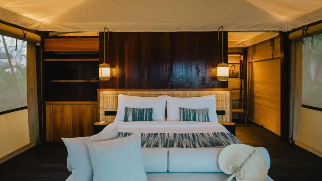 ARNA Suites and Ocean Lounge