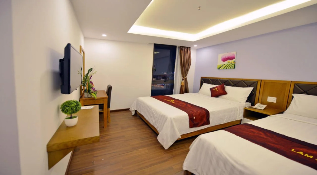 La Beach Hotel