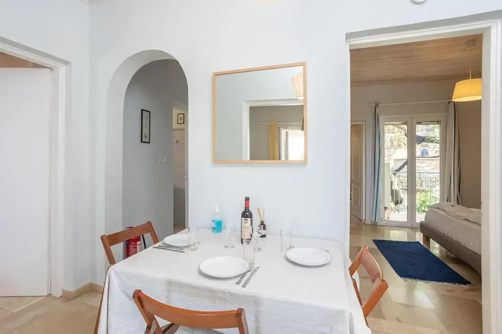 Persephone Large Private Pool Walk to Beach Sea Views A C Wifi Car Not Required - 196