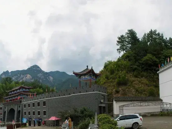 Junyi Nanshan Hotel, Luotian