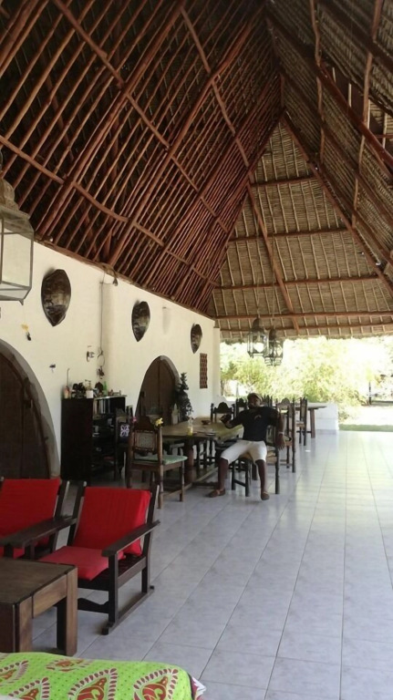 Travellers Paradise Diani - Hostel