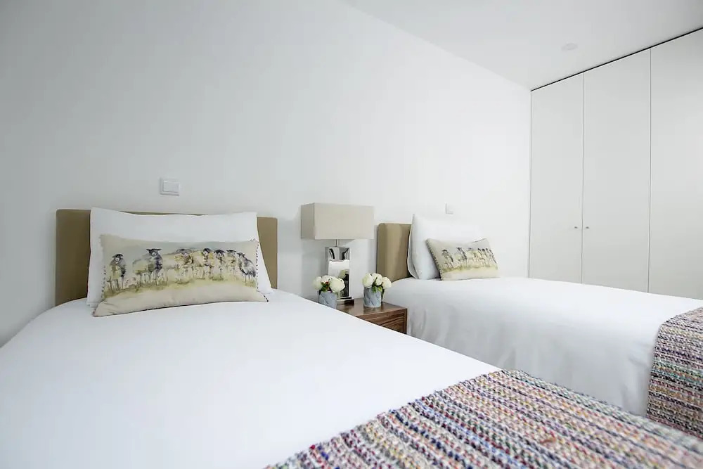 Tear Center Apartments