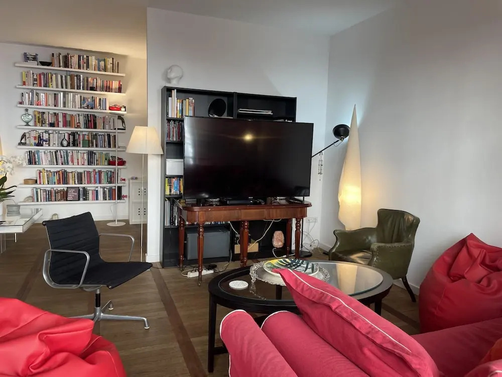 My Summer in Rome Spacious 2BR 2 Bath Home With a Balcony Near Famed Piazza del Popolo