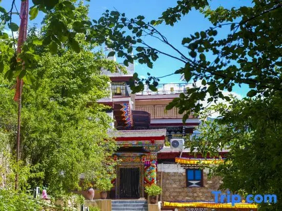 Rubu Jingyi Mountain Residence Homestay
