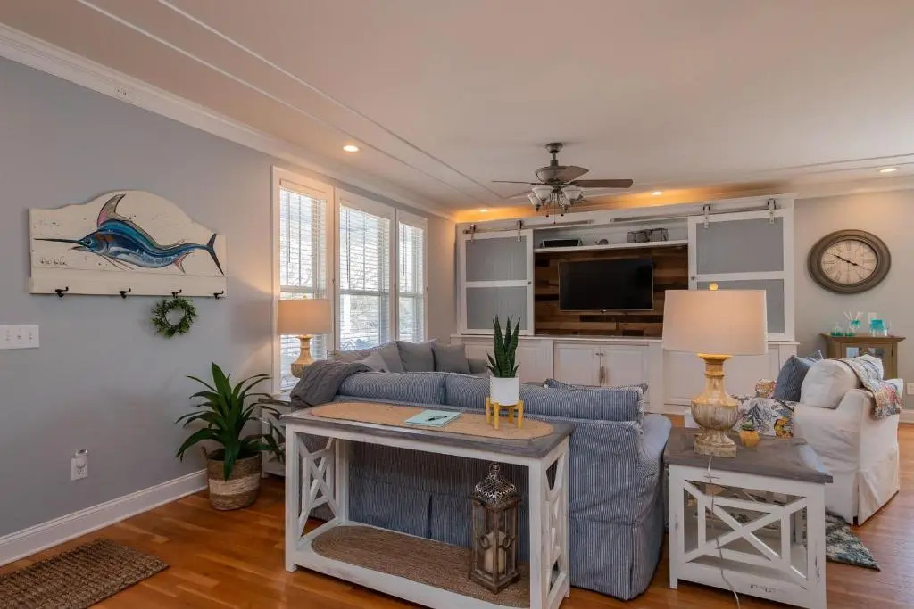 The Sassy Seahorse by Oak Island Accommodations