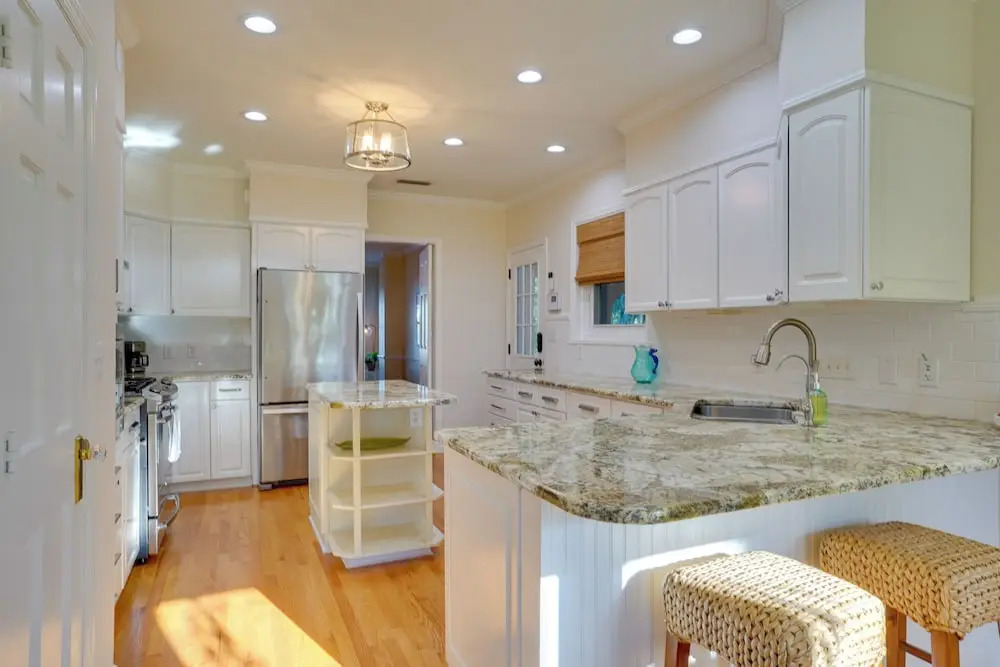 Lakefront Winter Haven Retreat: Hot Tub & Patio!