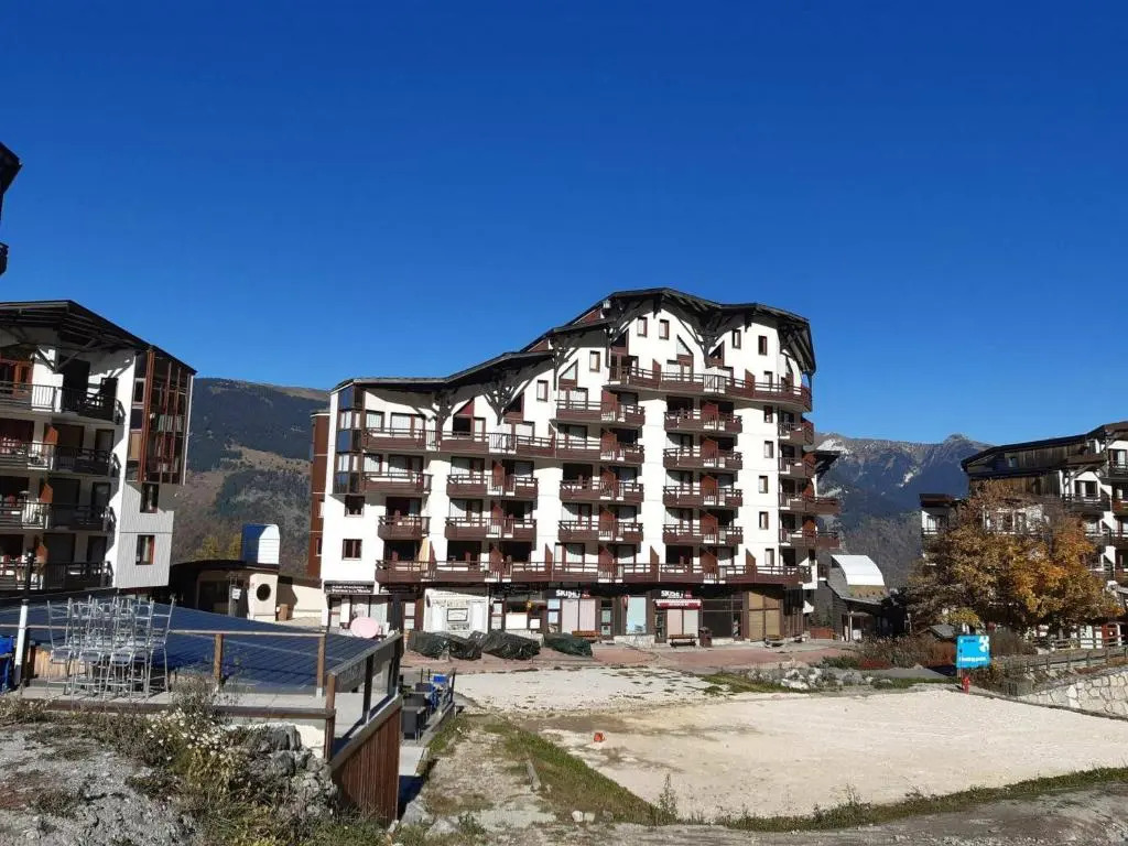 Appartement La Tania, 2 pièces, 5 personnes - FR-1-513-77