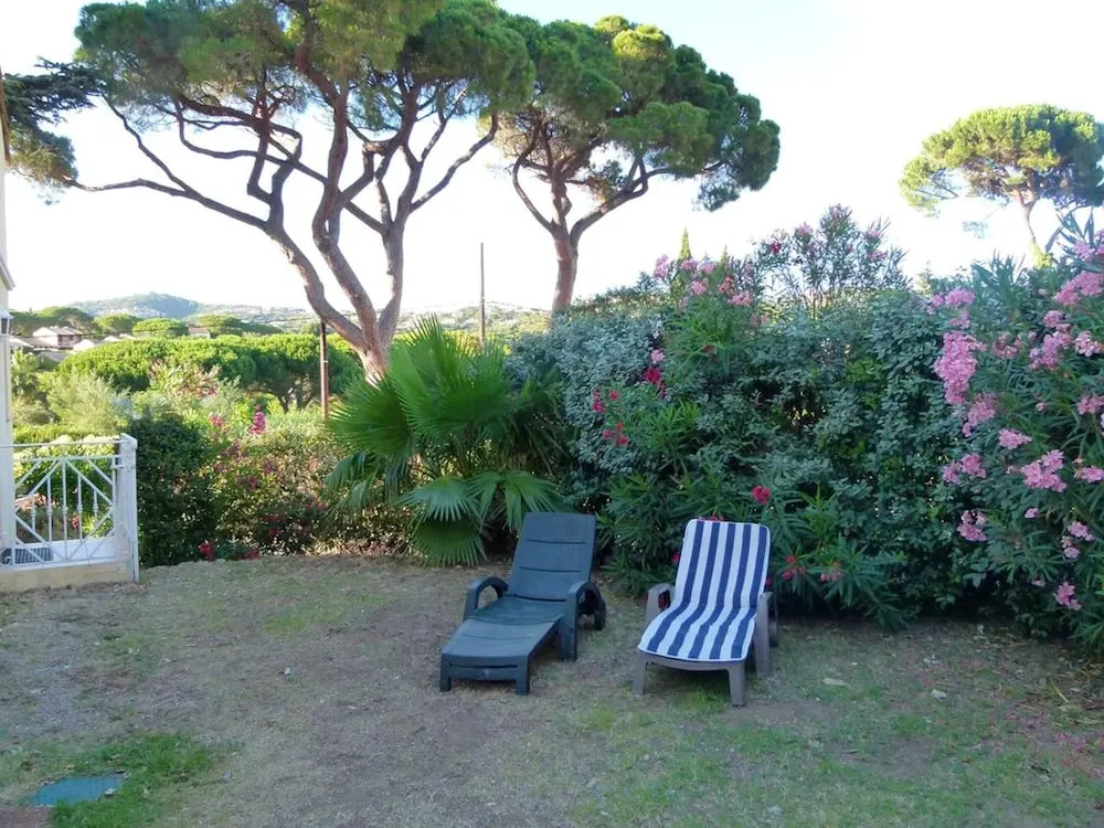 House with 3 Bedrooms in Sainte-Maxime, with Wonderful Mountain View, Enclosed Garden And Wifi - 200 M From the Beach