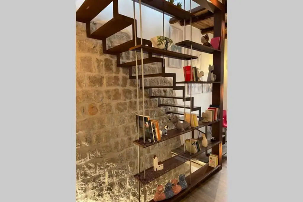 DOMUS TUSCIA APARTMENTS Via Estrema 2