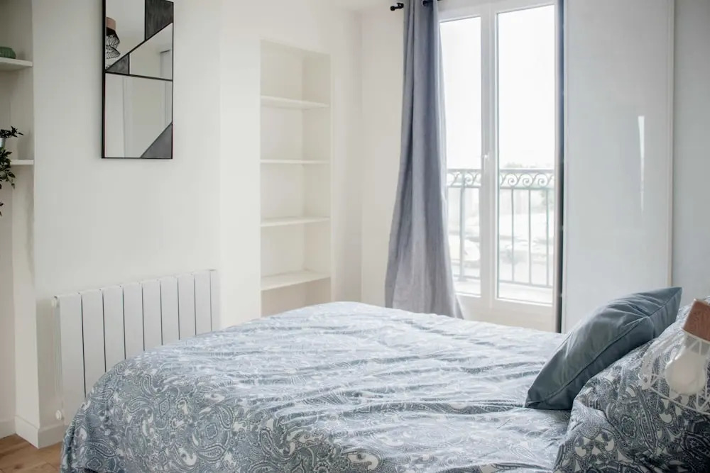 Renovated Apartment on the Outskirts of Paris