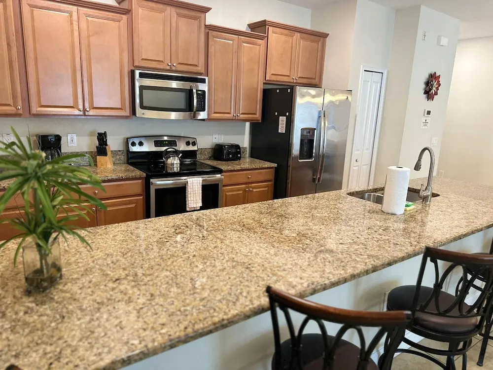 4bed Home in Storey Lake With Private Pool
