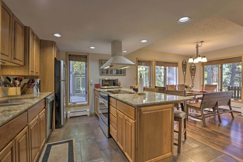 Creekside Frisco Condo w/ Views & Pool Access!