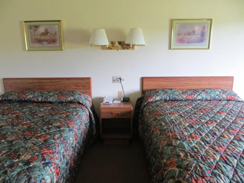 AmeriVu Inn and Suites