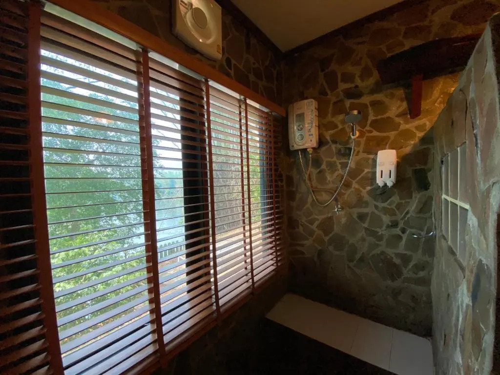 Saiyok River House