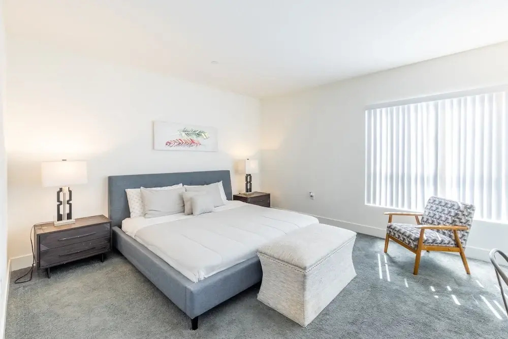 Fully furnished 3 Bedroom Apartment on Poinsettia Place 3 Apts by RedAwning
