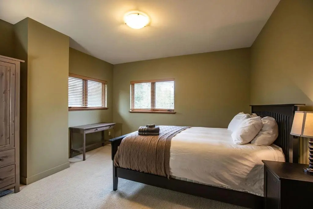 Whyte Mountain Chalet by Revelstoke Vacations
