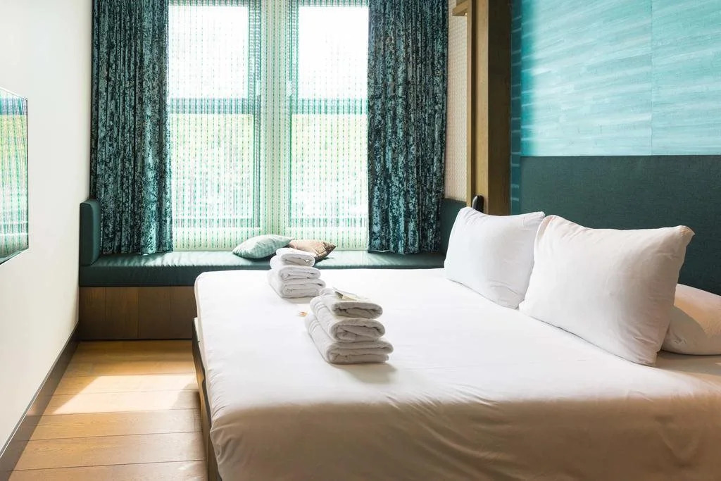 Manzos Suites