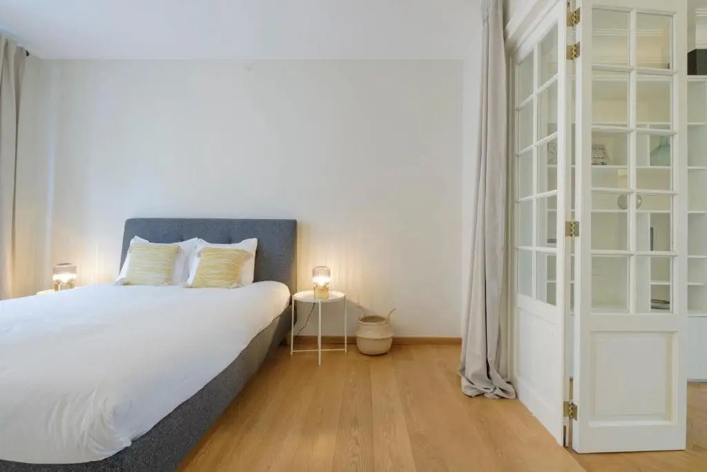 Bright 1 bedroom flat near European Institutions