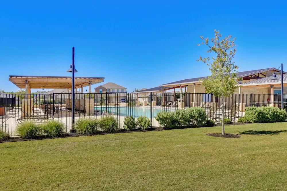 Hutto Getaway w/ Yard, 9 Mi to Lake Pflugerville!