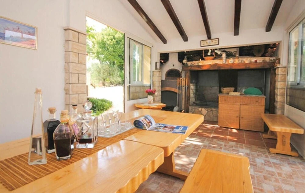 Nice Home in Kastel Novi With Sauna, Wifi and 4 Bedrooms
