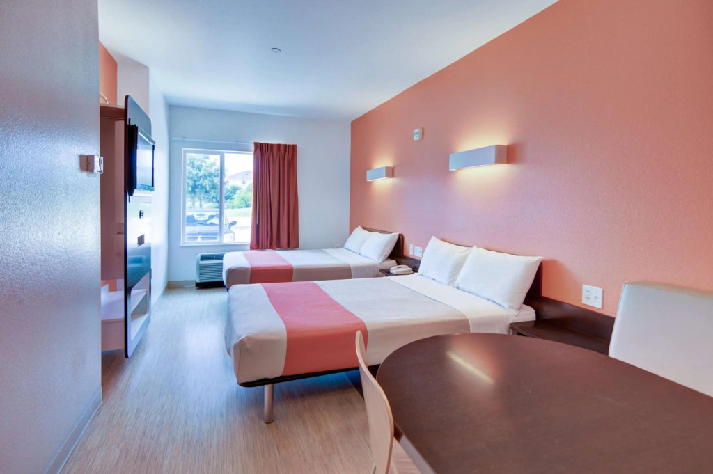Motel 6-Roanoke, TX - Northlake - Speedway